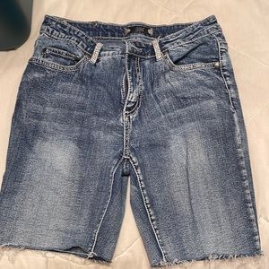 Blue jean jorts with jewels on the pockets+ buckle